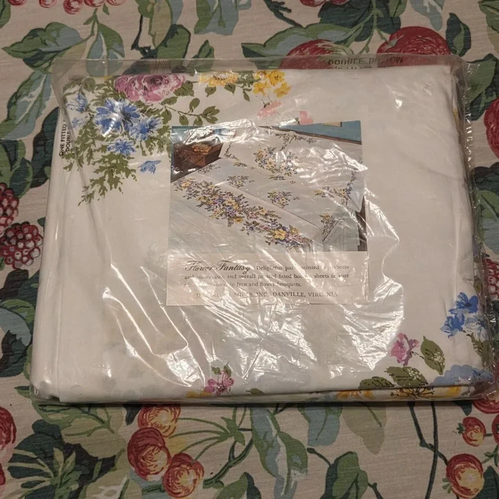 Vintage 1966 Dan River Flower Fantasy Full Fitted Sheet NOS Cotton Percale